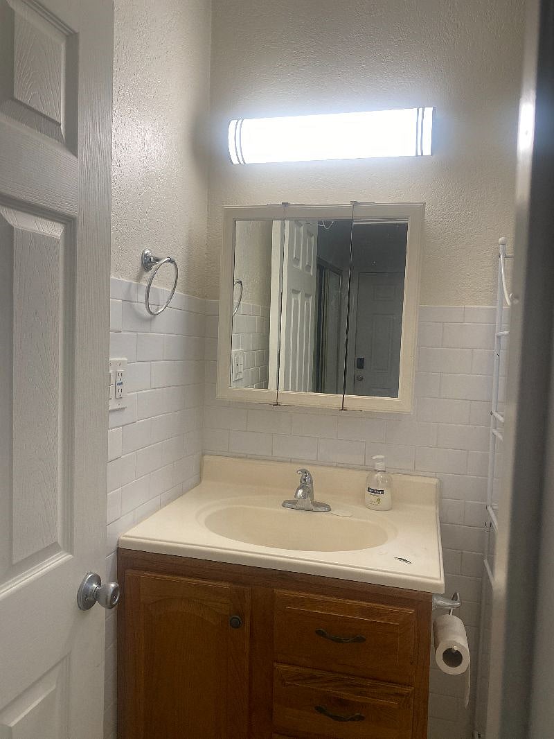 Furnished Finder property 590702_1 photo 12