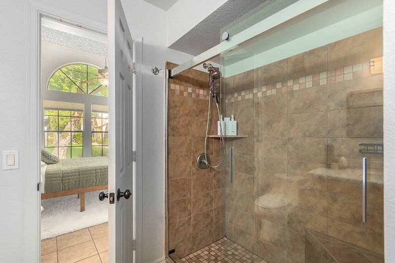 Double walk in shower