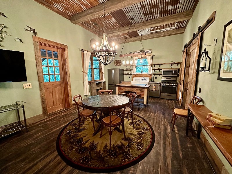 Furnished Finder property 590740_1 photo 3