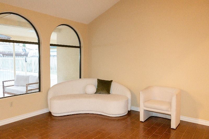 Furnished Finder property 590796_1 photo 3