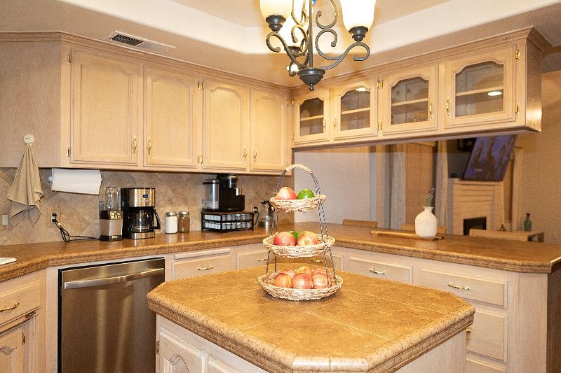 Furnished Finder property 590796_1 photo 36