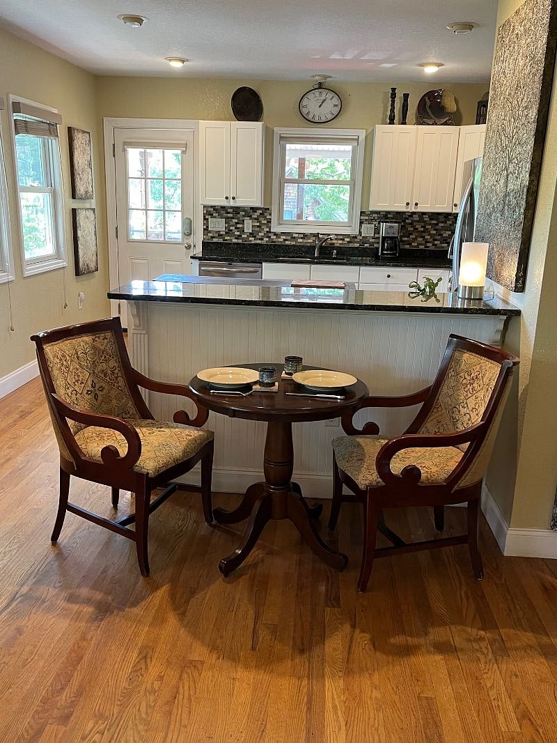 Dining Area or Breakfast Bar.