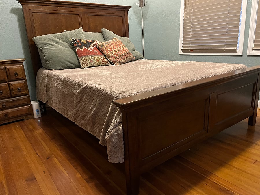 Room for Rent. I can decorate or not!