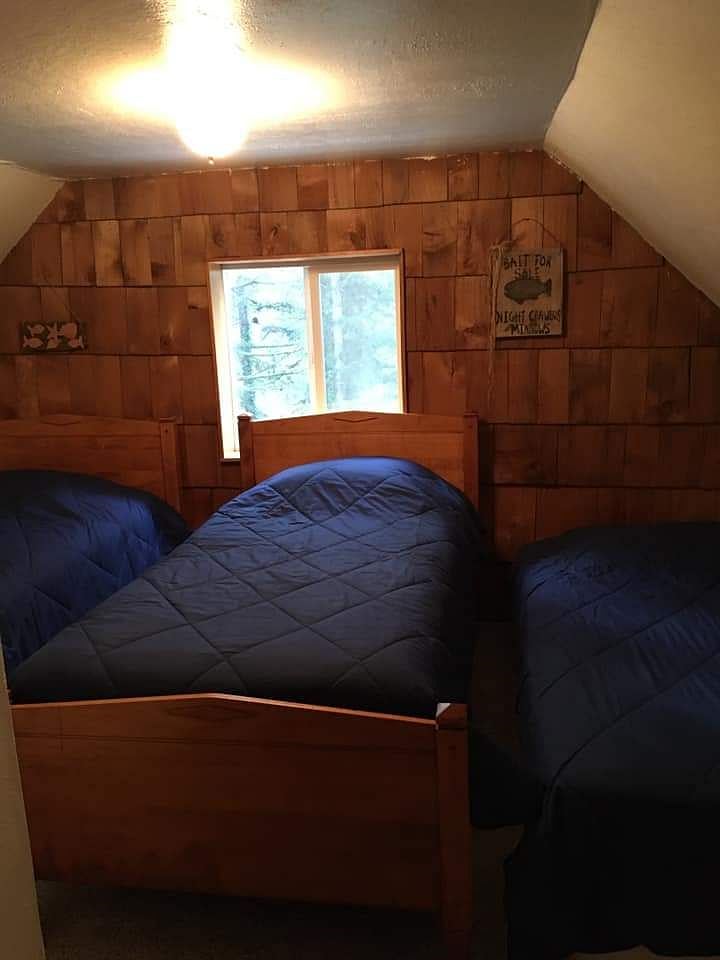 2nd upstairs bedrooms with 3 twin beds