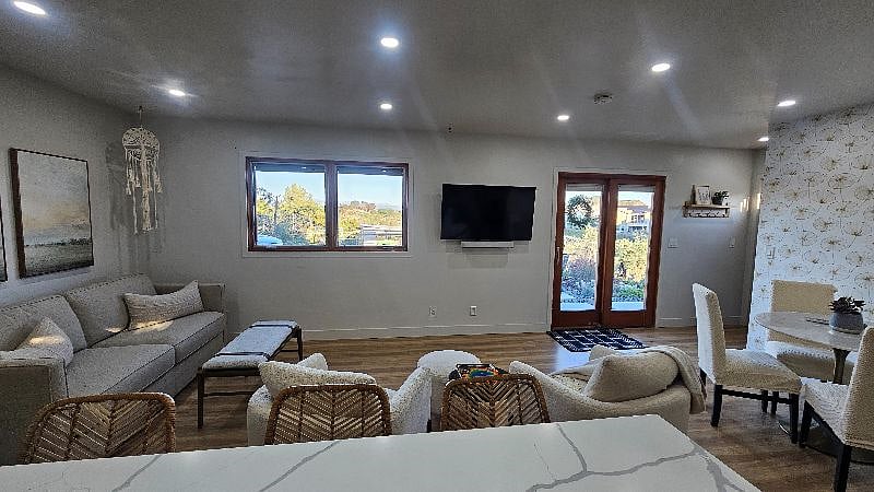 Furnished Finder property 590991_1 photo 3