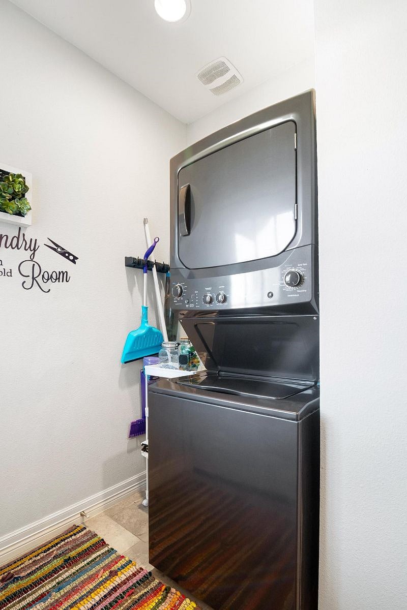 Furnished Finder property 590999_1 photo 25