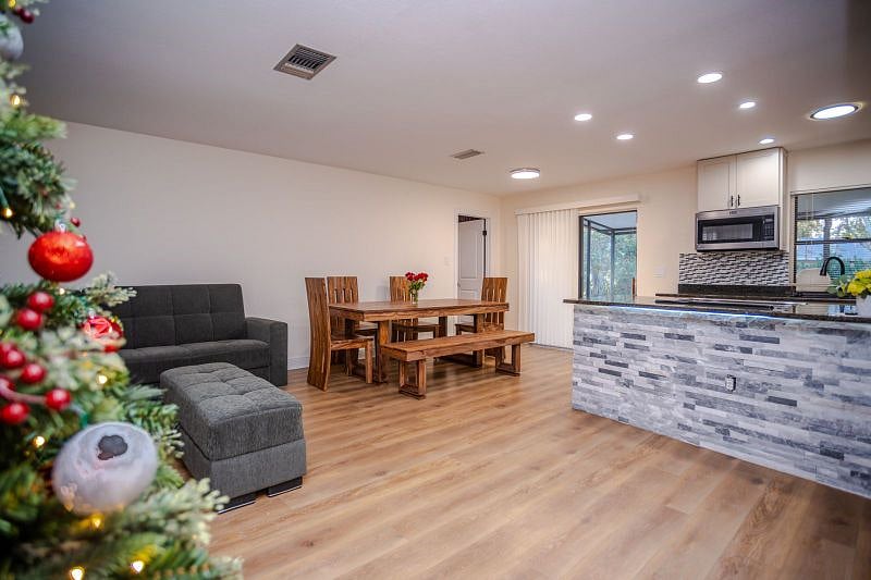 Furnished Finder property 591043_1 photo 3