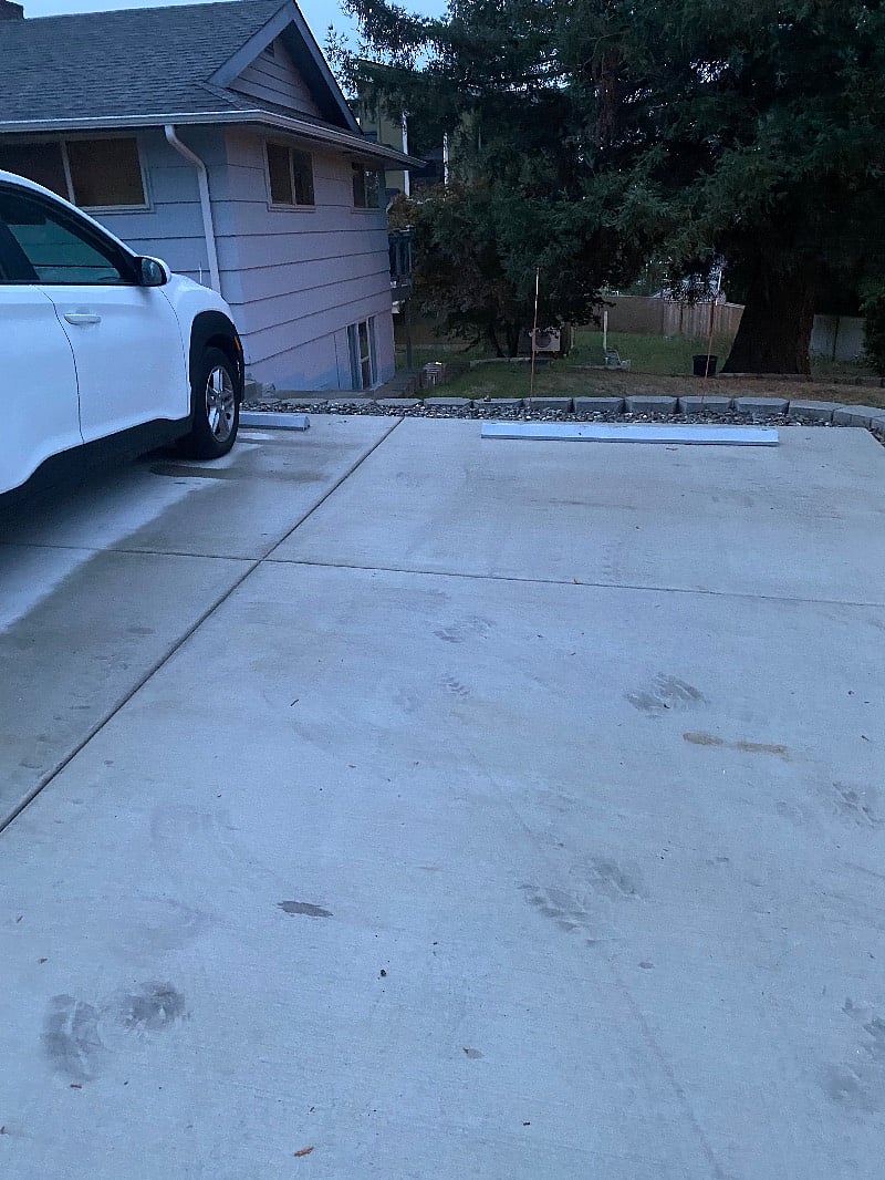 One off street parking.. Theres on street parking for guests.