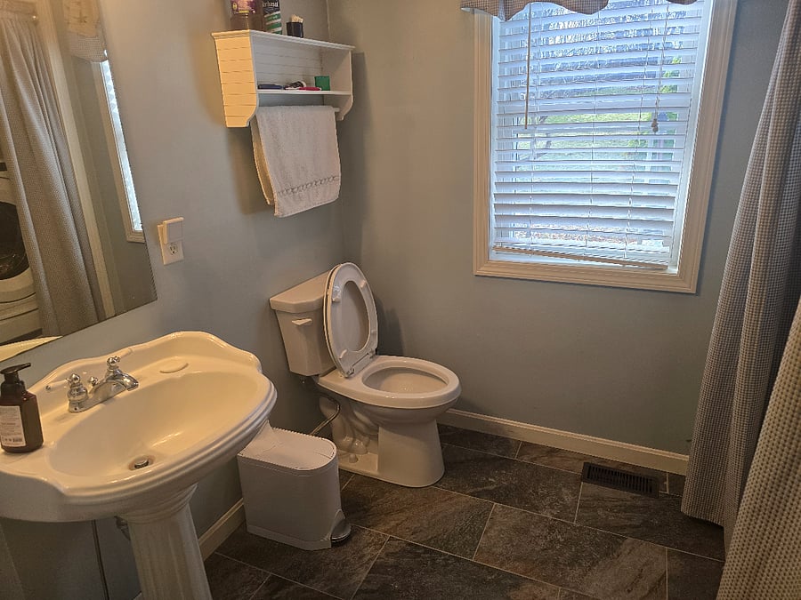 Furnished Finder property 591117_4 photo 17