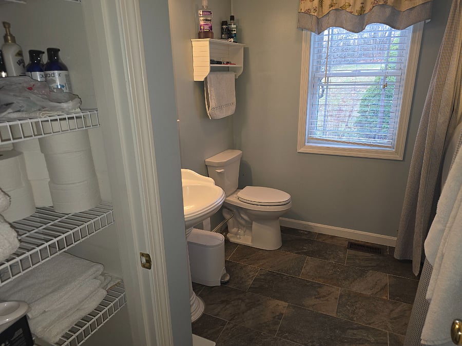 Furnished Finder property 591117_4 photo 16