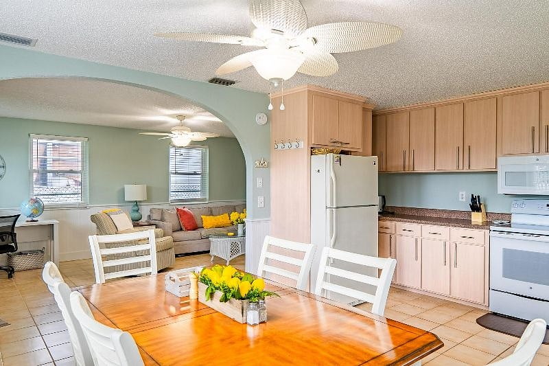 Furnished Finder property 591233_1 photo 3