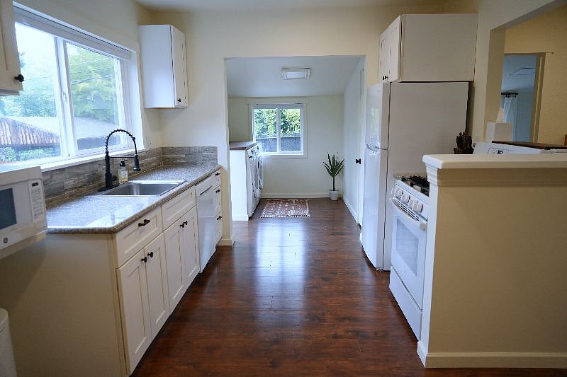 Furnished Finder property 591235_1 photo 8