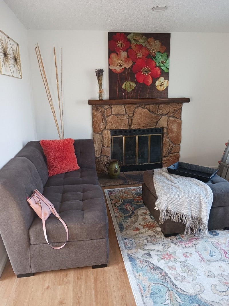 Upper Unit - Living Rm