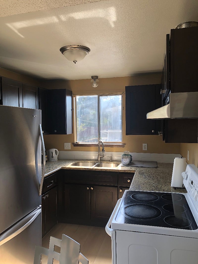 Upper Unit - Full Kitchen
