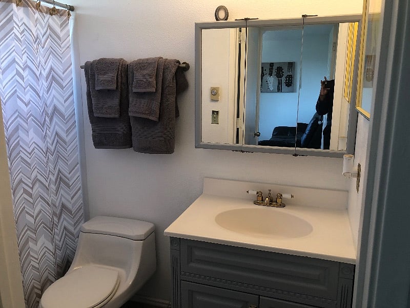 Upper Unit - Bath