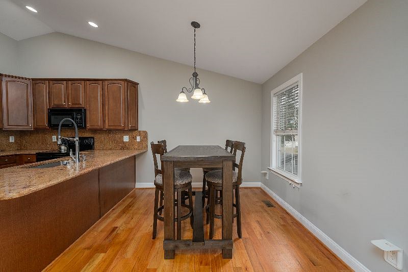 Furnished Finder property 591362_1 photo 14