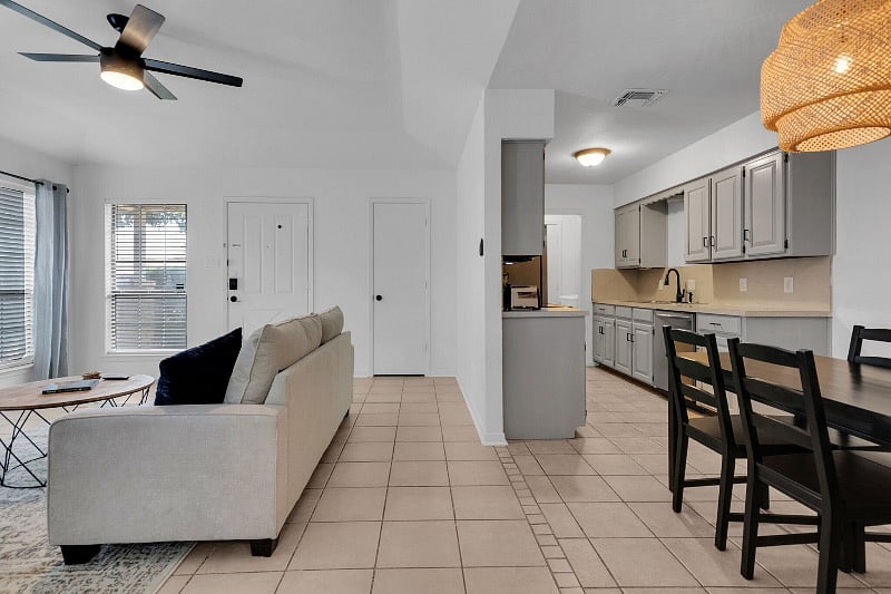 Furnished Finder property 591478_1 photo 8
