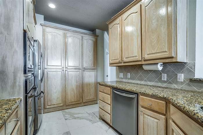 Furnished Finder property 591522_2 photo 8