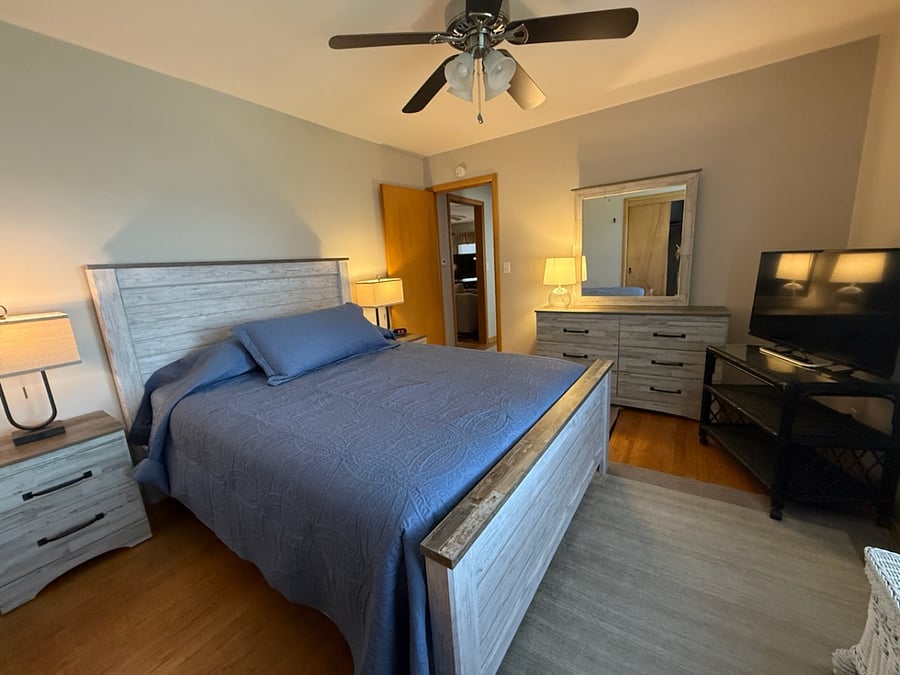 South Bedroom Queen Bed
