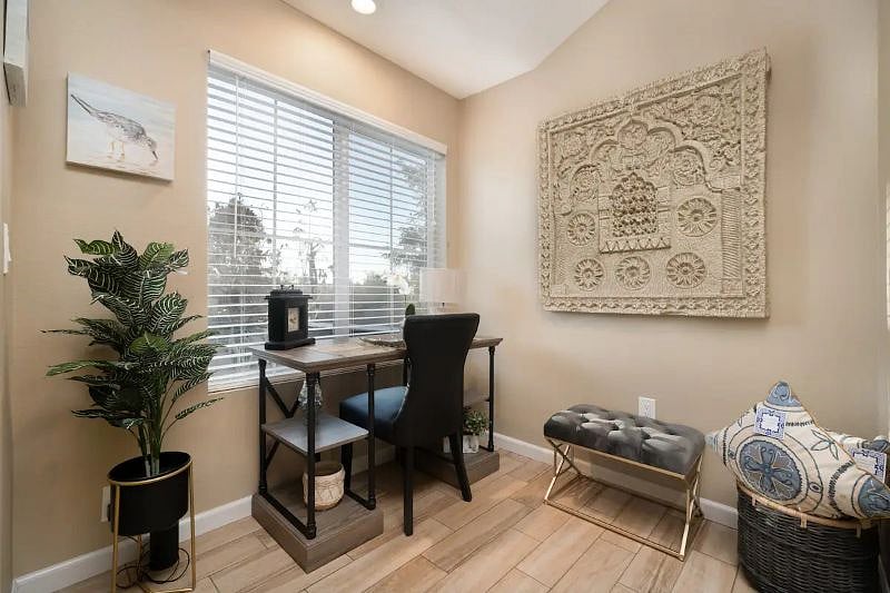 Furnished Finder property 591680_1 photo 9