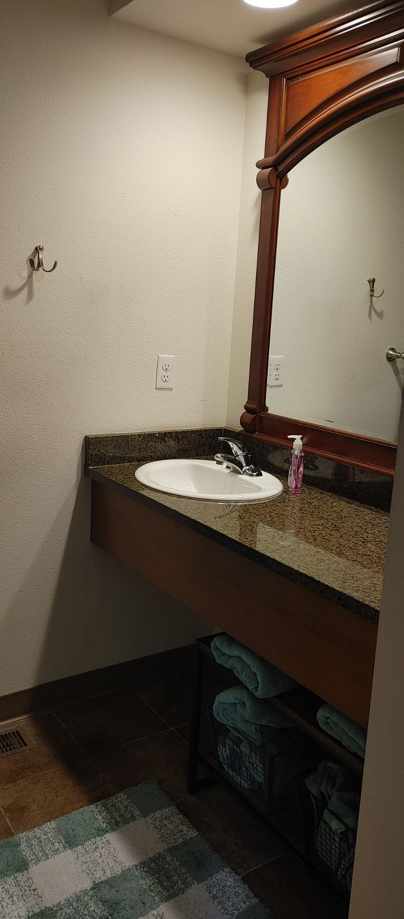 Furnished Finder property 591874_1 photo 22