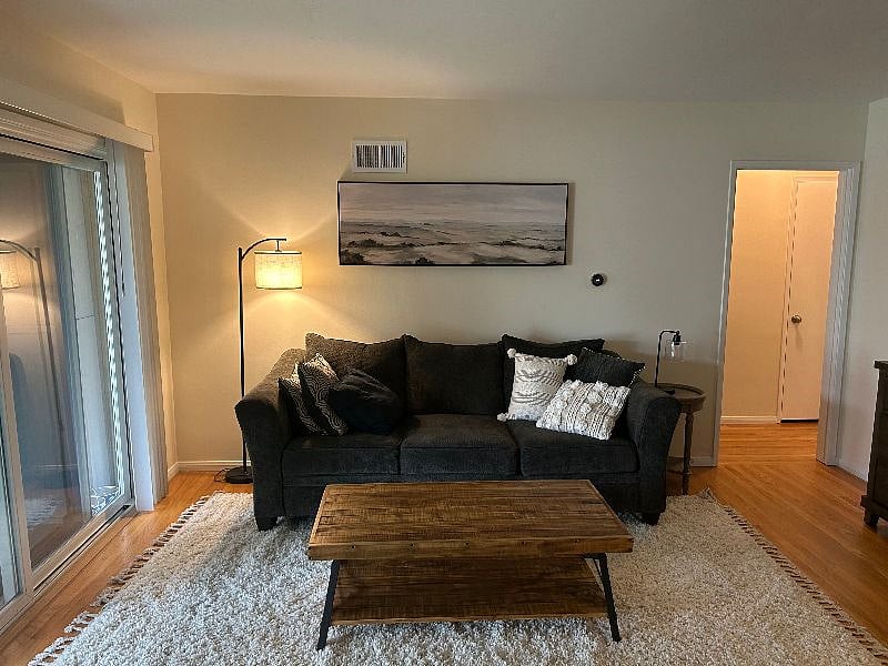 Furnished Finder property 591888_1 photo 3