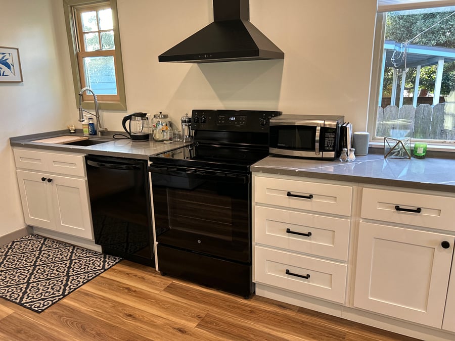 New kitchen and appliances