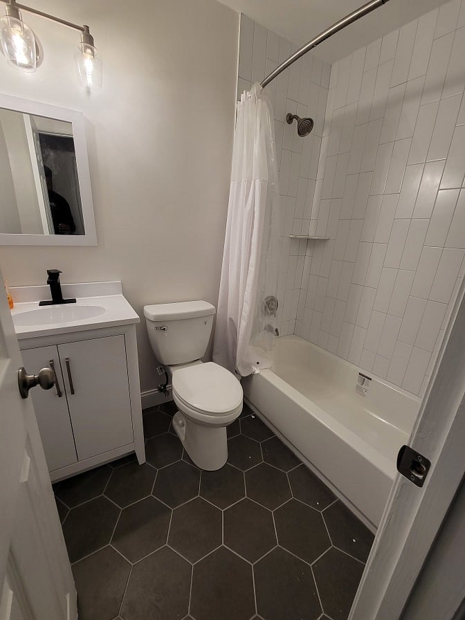 Shared Full Bathroom