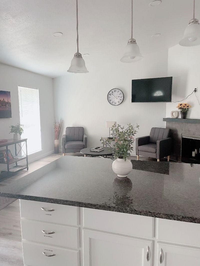 Furnished Finder property 592053_1 photo 3