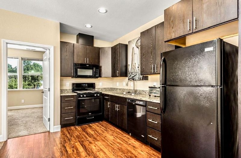 Furnished Finder property 592162_1 photo 4