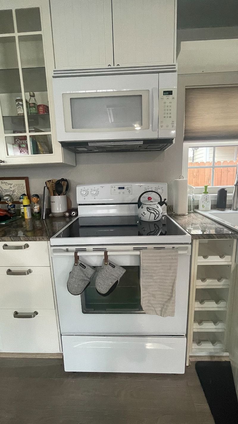 Furnished Finder property 592200_1 photo 12