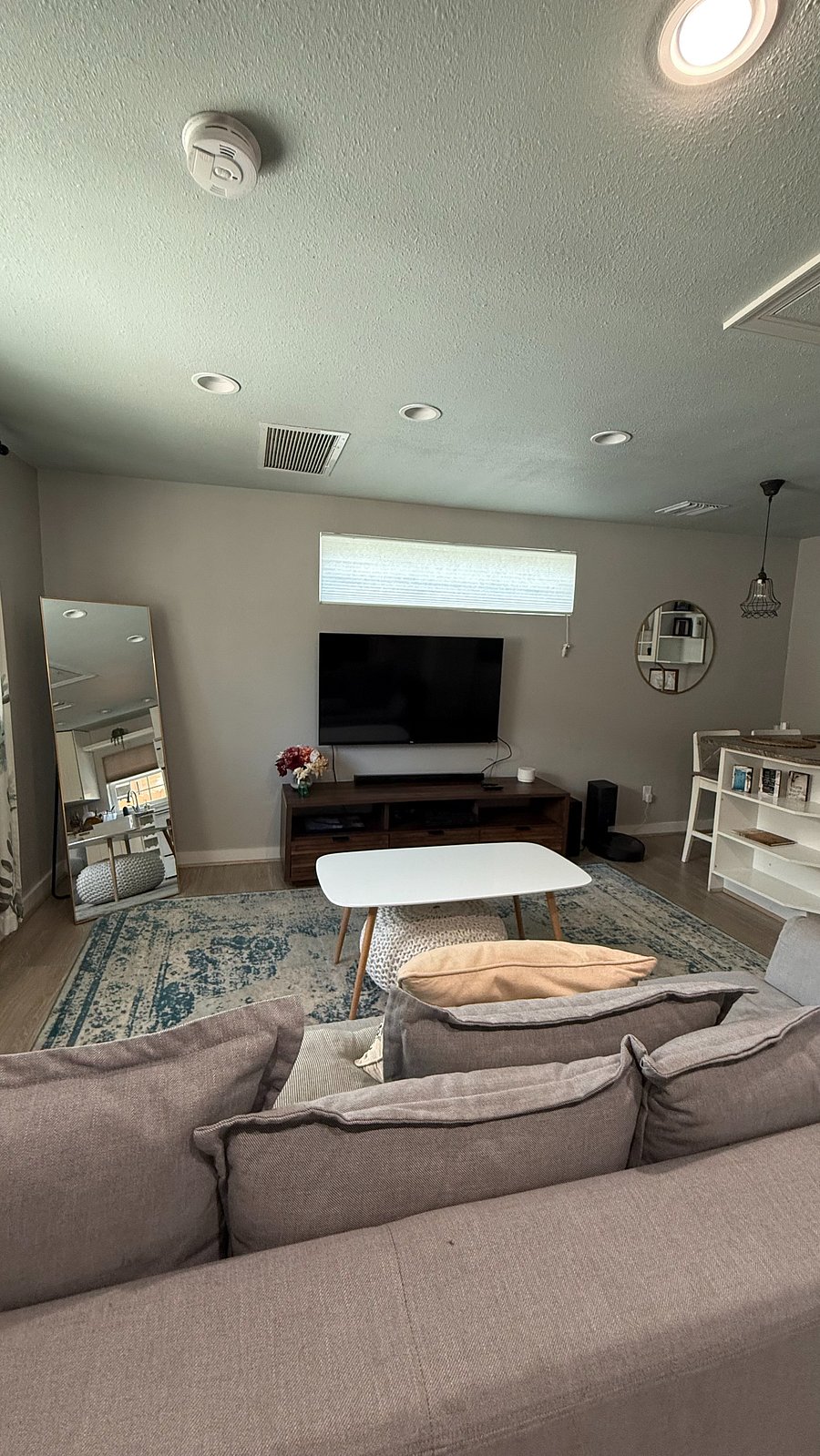 Furnished Finder property 592200_1 photo 3