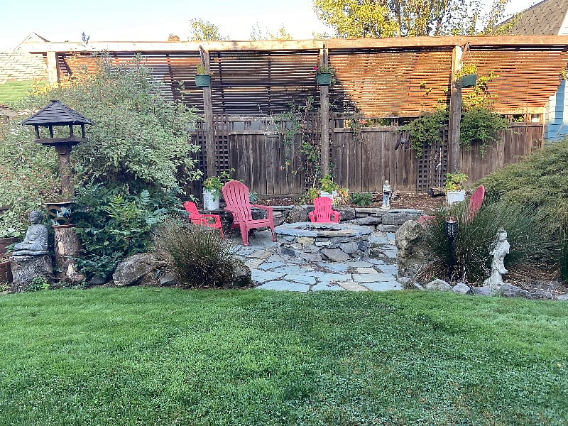 Fire pit & seating area