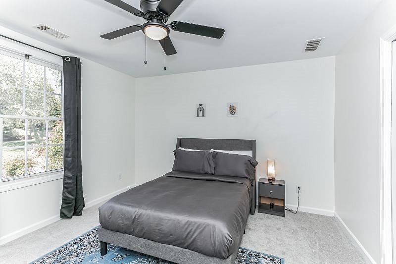 Full sized bed, TV and attached Jack n Jill bathroom