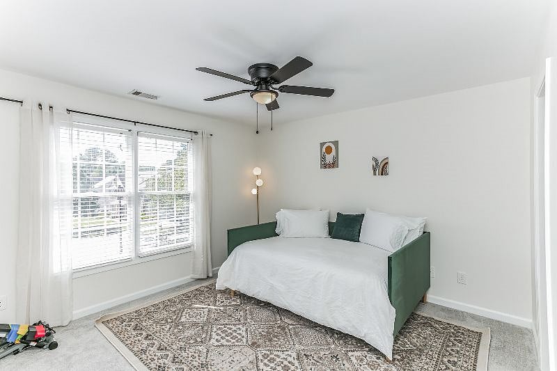 Full size daybed