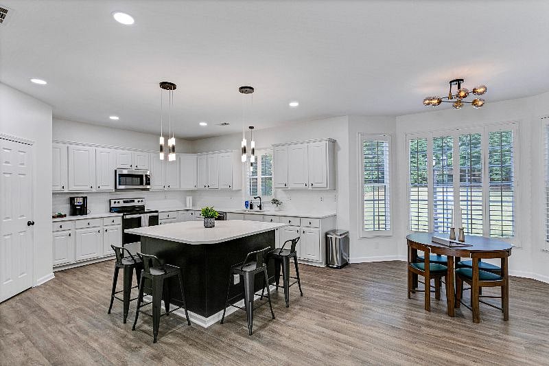 Furnished Finder property 592248_1 photo 11