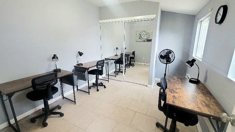 Common Space: Work Space Area