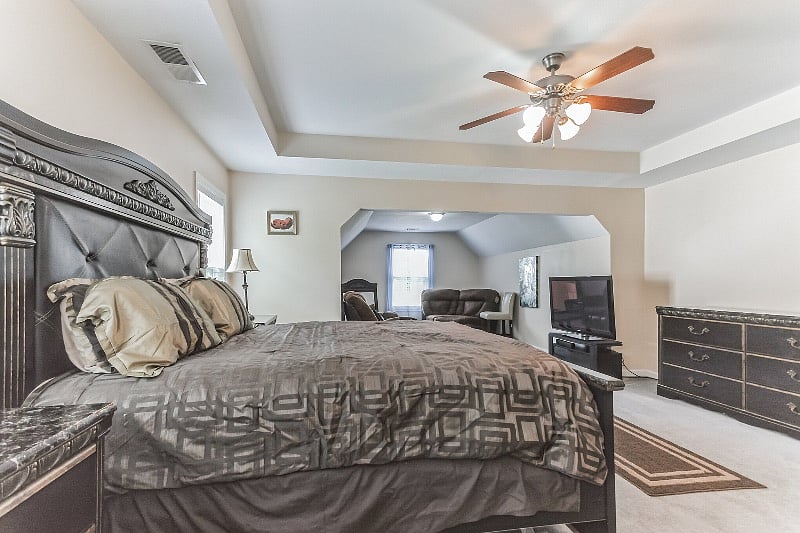 Master Suite w/Sitting Area
