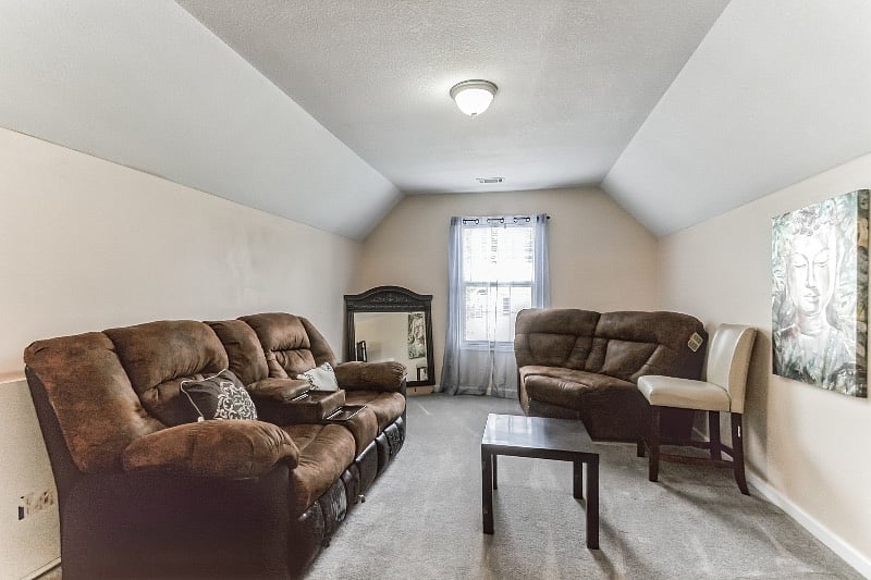 Master Suite w/sitting area