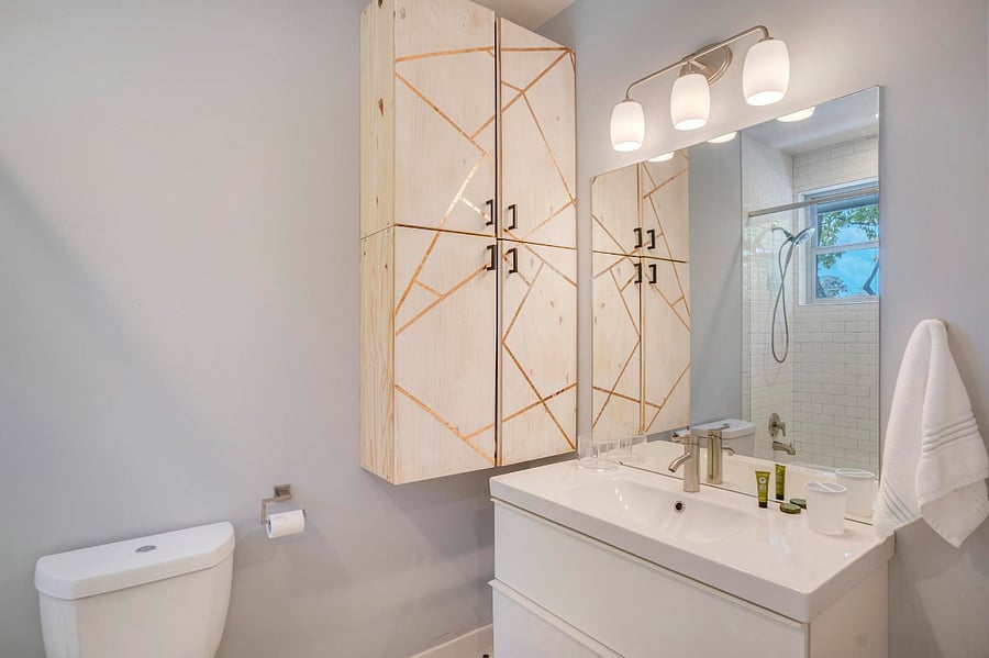 2nd room bath