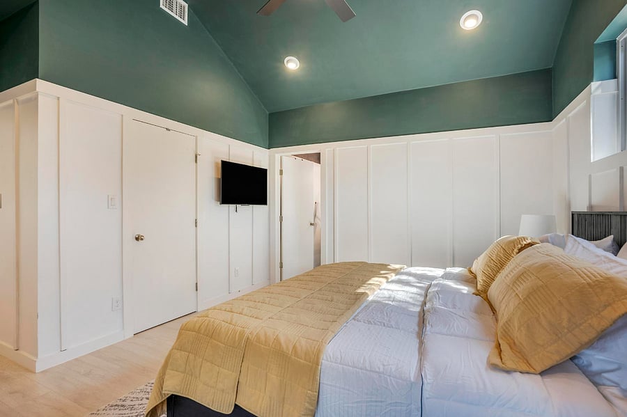 Master room with large walk-in closet