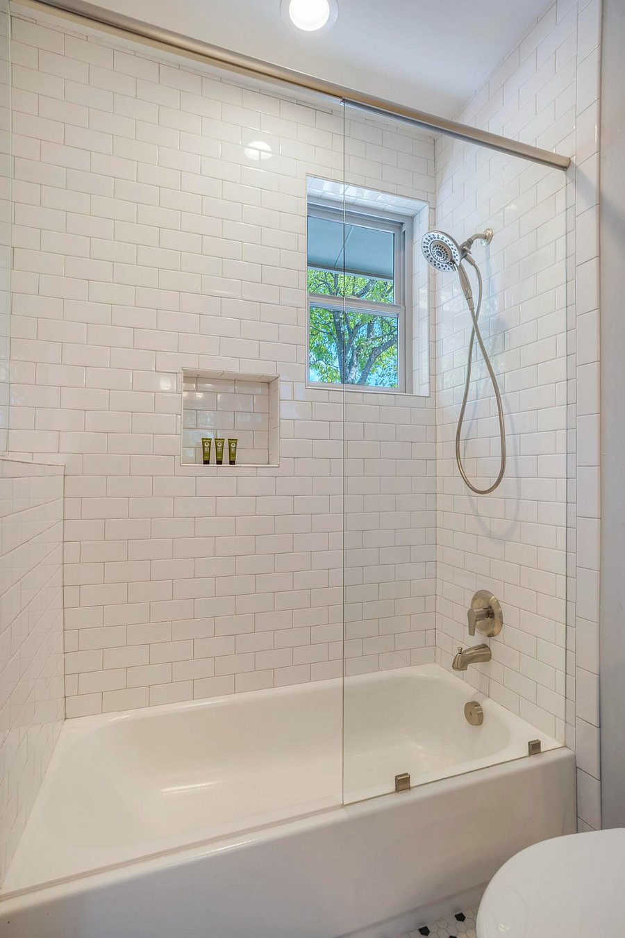 2nd room bath
