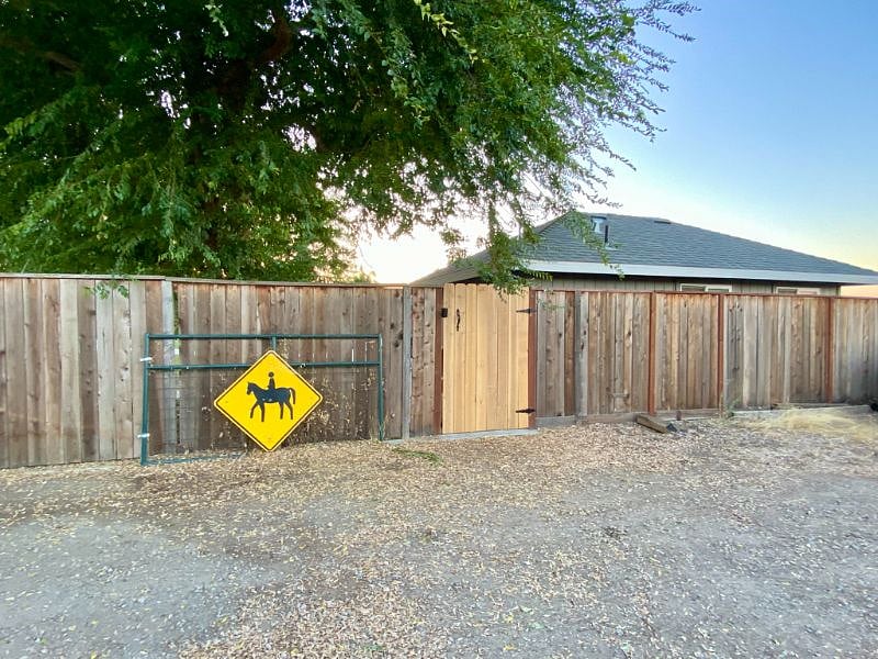 Private entry to backyard/casita
