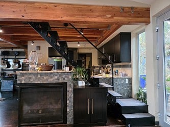 Furnished Finder property 592607_2 photo 22
