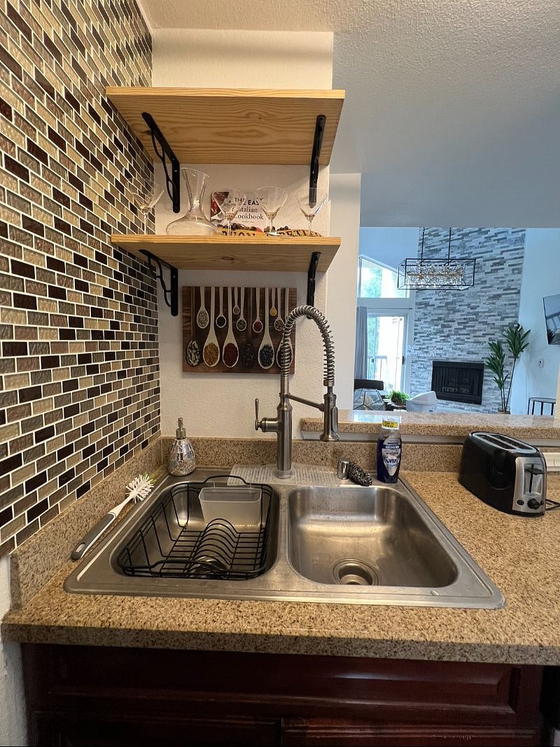 Furnished Finder property 592658_1 photo 12