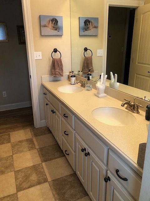 Furnished Finder property 592668_1 photo 2