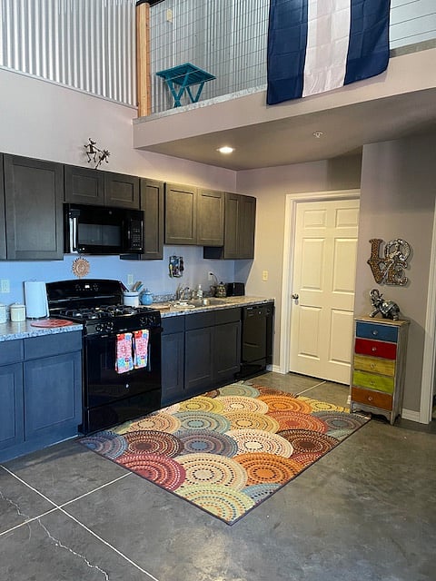 Furnished Finder property 592868_18 photo 3