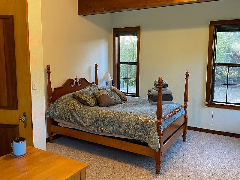 Guest bedroom 