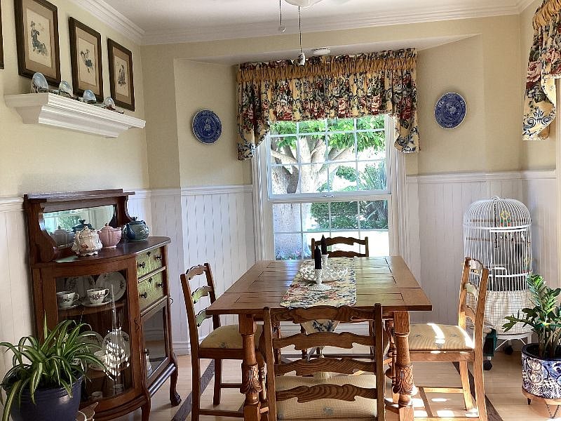 Shared dining room 