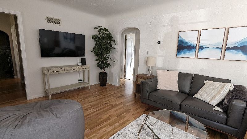 Furnished Finder property 592983_1 photo 3